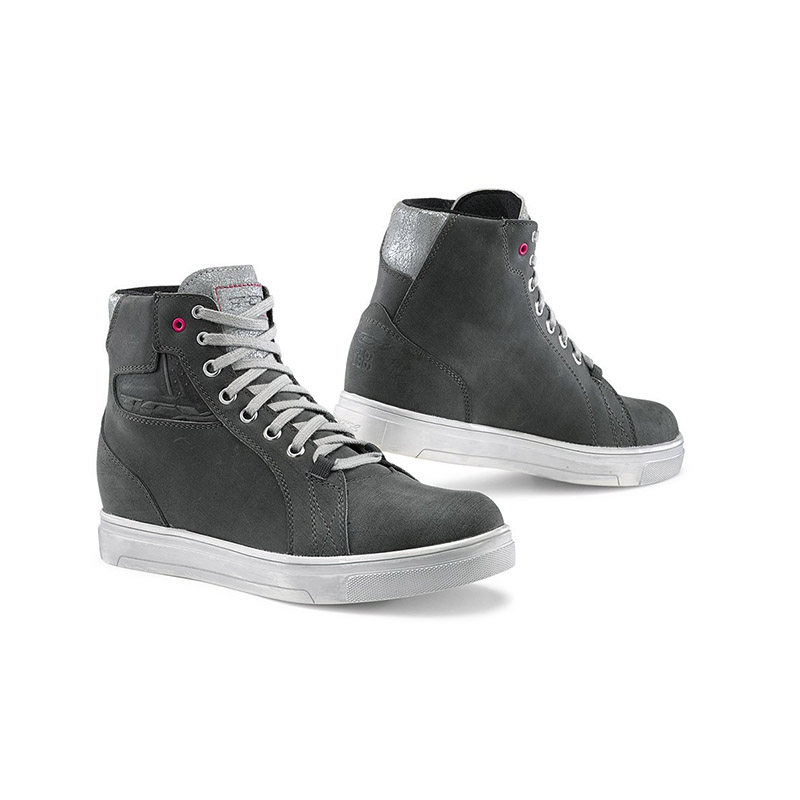 tcx street ace waterproof